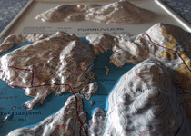 Kohokartasta näkee havainnollisesti maaston korkeuserot.