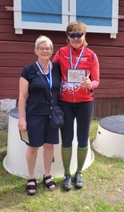 D60 sarjan Johanna Perkkalainen (vas) hopeaa ja Tuula Rasimus pronssia. 
Kuva: Ulla Yrjölä